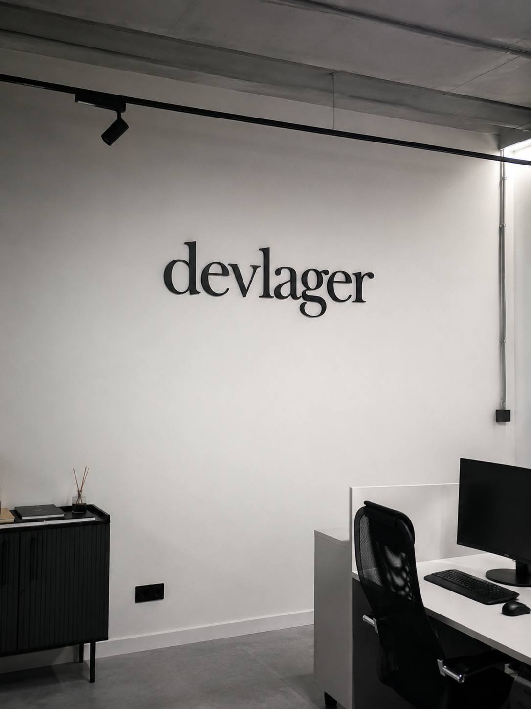 Офис студии devlager